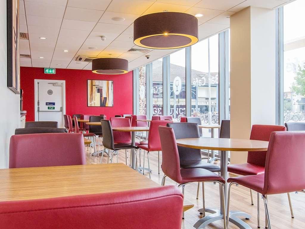 Travelodge Cambridge Central 餐厅 照片
